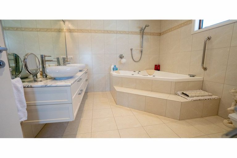 Photo of property in 24 Bourke Street, Windsor, Invercargill, 9810