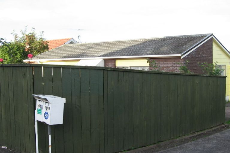 Photo of property in 1/159 Te Atatu Road, Te Atatu South, Auckland, 0610