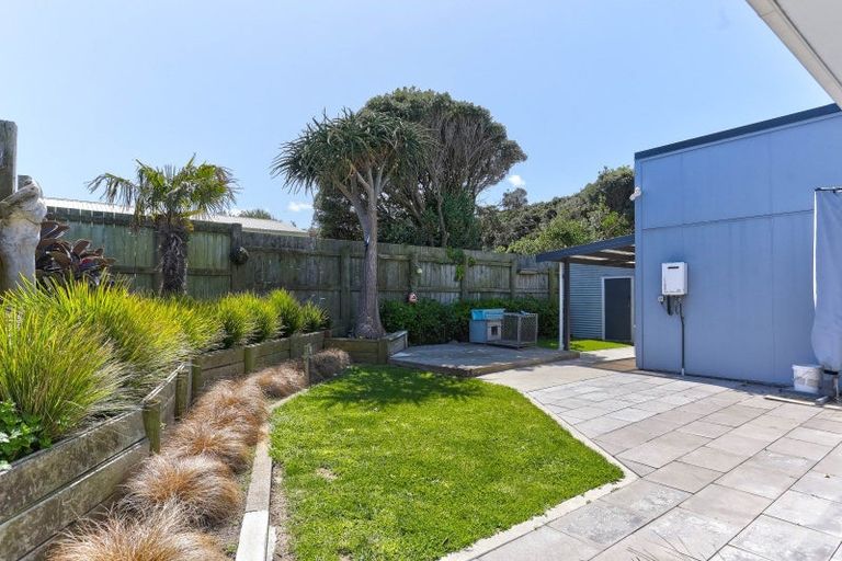 Photo of property in 8 Nukumaru Parade, Waiinu Beach, Whanganui, 4588