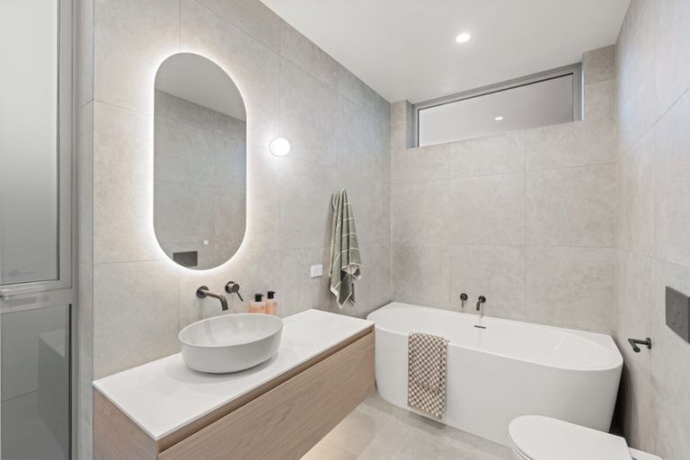 Photo of property in 1 Oxenhope Road, Richmond Hill, Christchurch, 8081