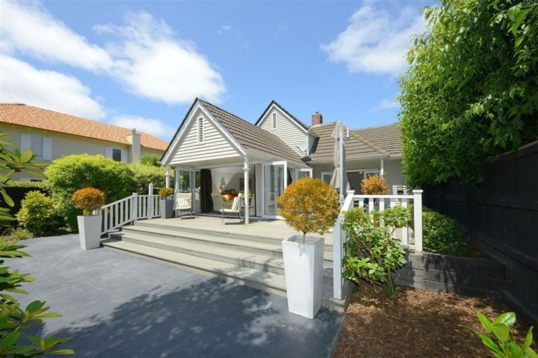 Photo of property in 62 Kotare Street, Fendalton, Christchurch, 8041