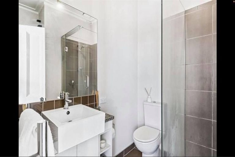 Photo of property in 96 Calliope Road, Stanley Point, Auckland, 0624