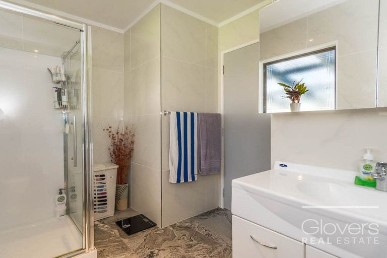 Photo of property in 1/98 Barrys Road, Glendene, Auckland, 0602