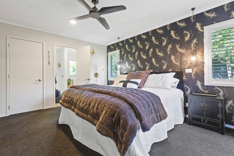 Photo of property in 10 Cooke Farm Grove, Waiwhakaiho, New Plymouth, 4312