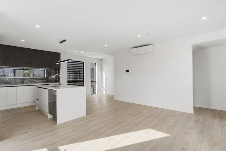 Photo of property in 31c Stanniland Street, Sunnyhills, Auckland, 2010