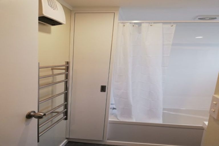 Photo of property in 398 Featherston Street, Palmerston North, 4414