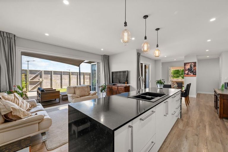 Photo of property in 121 Tapu Road, Huapai, Kumeu, 0810