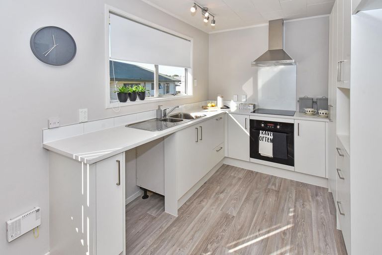 Photo of property in 9 Volante Avenue, Wattle Downs, Auckland, 2103