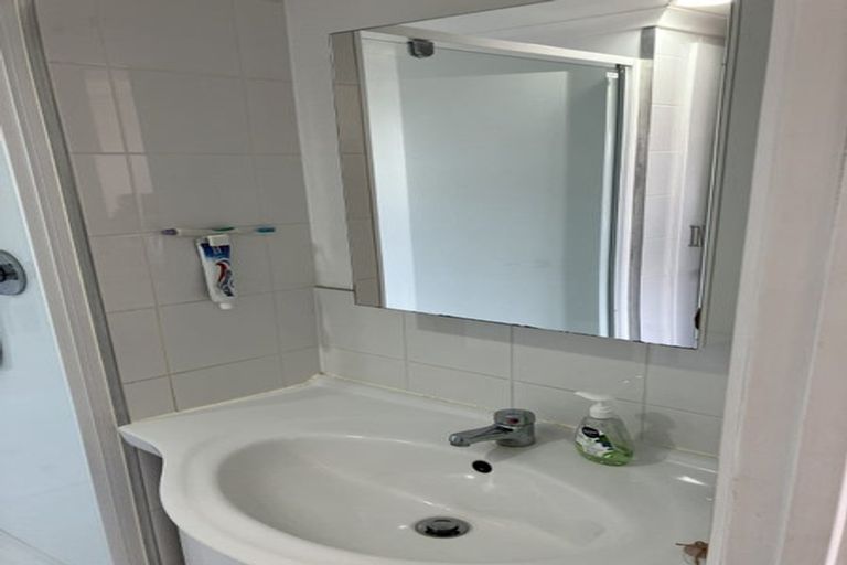 Photo of property in The Rennaissance, 13h/18 Ronwood Avenue, Manukau, Auckland, 2104