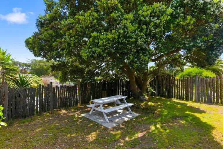 Photo of property in 628 Waitarere Beach Road, Waitarere Beach, Levin, 5510