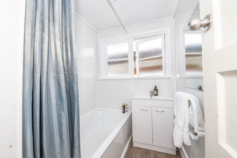 Photo of property in 66 Rintoul Street, Westport, 7825