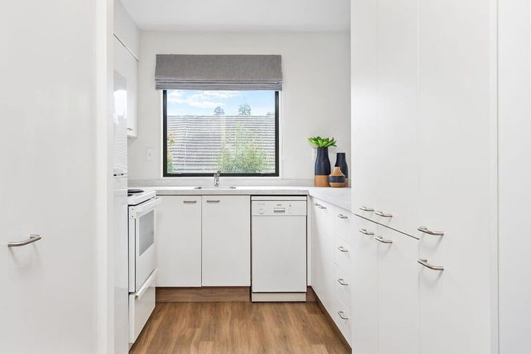 Photo of property in 3/21 Hewitts Road, Merivale, Christchurch, 8014