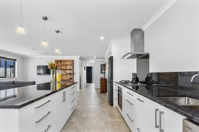 Photo of property in 67 Awatira Drive, Papamoa Beach, Papamoa, 3118