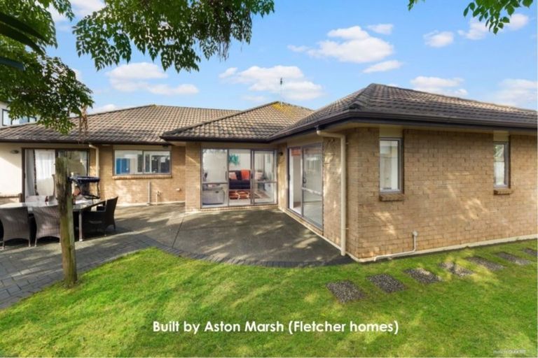 Photo of property in 62 Thornbury Crescent, East Tamaki Heights, Auckland, 2016