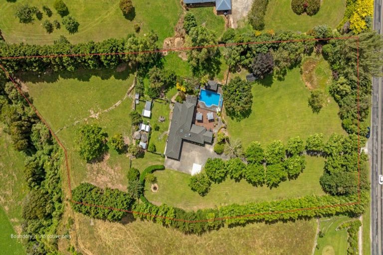Photo of property in 52 Turitea Road, Fitzherbert, Palmerston North, 4472