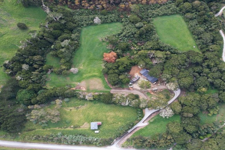 Photo of property in 581 Valley Road, Kaiwaka, 0573