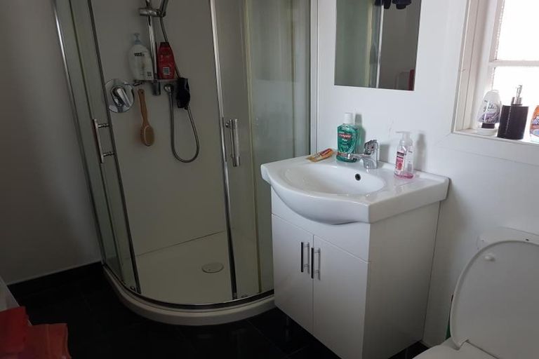 Photo of property in 2/2 Emerson Street, Petone, Lower Hutt, 5012