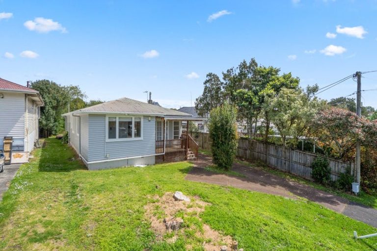 Photo of property in 20 Chilcott Road, Henderson, Auckland, 0612