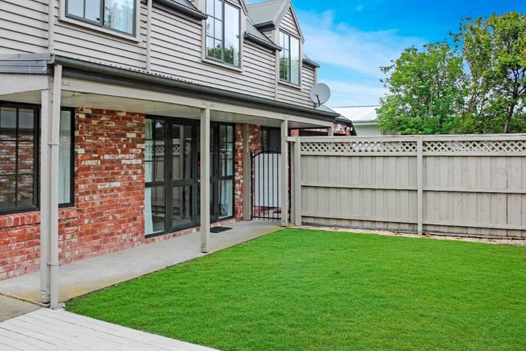 Photo of property in 46d Division Street, Riccarton, Christchurch, 8041