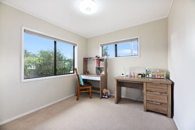 Photo of property in 1/294 Great North Road, Henderson, Auckland, 0612