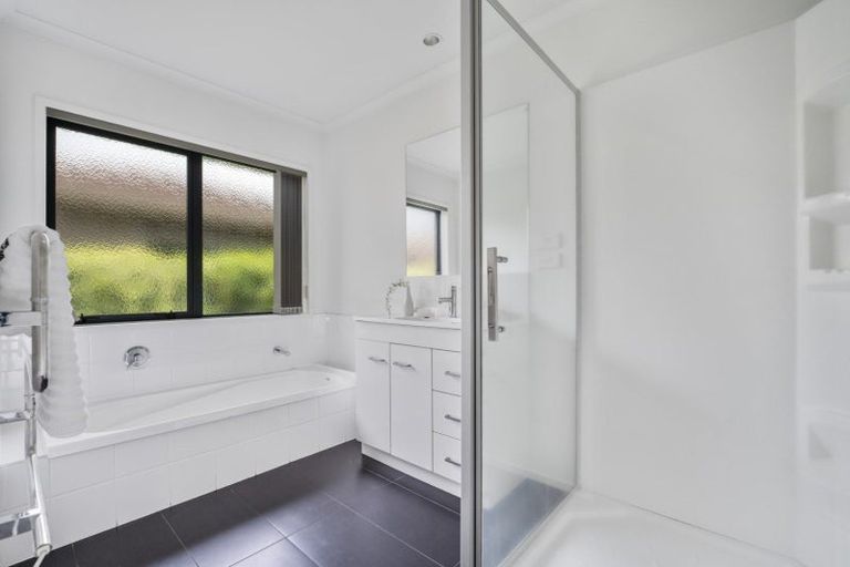 Photo of property in 8 Double Bay Road, Pyes Pa, Tauranga, 3112