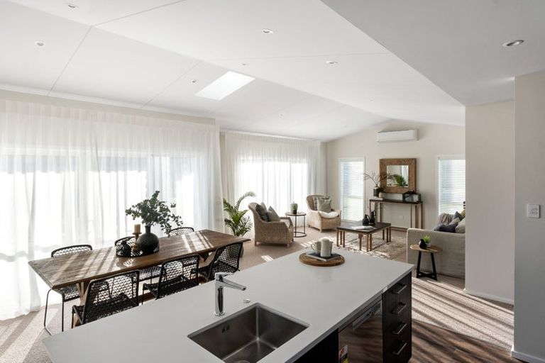 Photo of property in 12 Willow Lane, Acacia Bay, Taupo, 3385