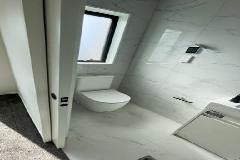 Photo of property in 3/5 Hikurangi Street, Te Atatu Peninsula, Auckland, 0610