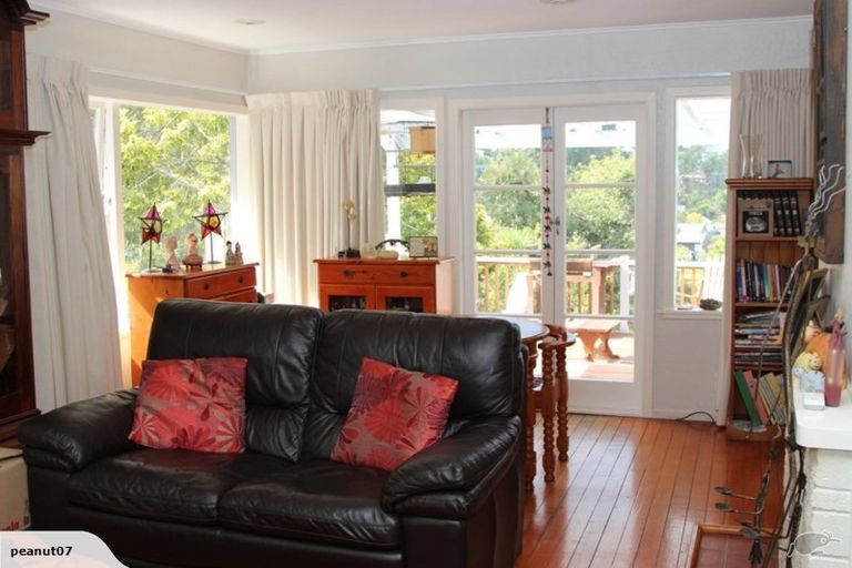 Photo of property in 2/18 Limmer Place, Browns Bay, Auckland, 0632