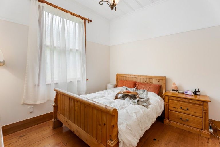 Photo of property in 200 Huia Road, Titirangi, Auckland, 0604