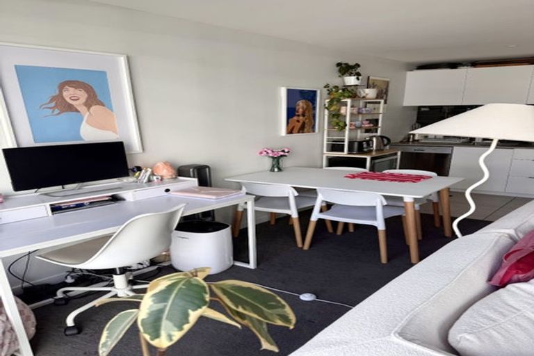Photo of property in Pinnacle Apartments, E802/160 Victoria Street, Te Aro, Wellington, 6011