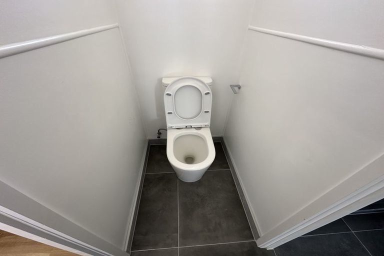 Photo of property in 25b Borrowdace Avenue, Botany Downs, Auckland, 2010