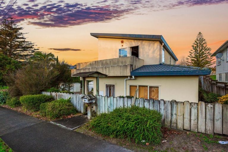 Photo of property in 69 Mcleod Road, Te Atatu South, Auckland, 0610