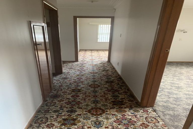 Photo of property in 42 Sunnyside Crescent, Papatoetoe, Auckland, 2025