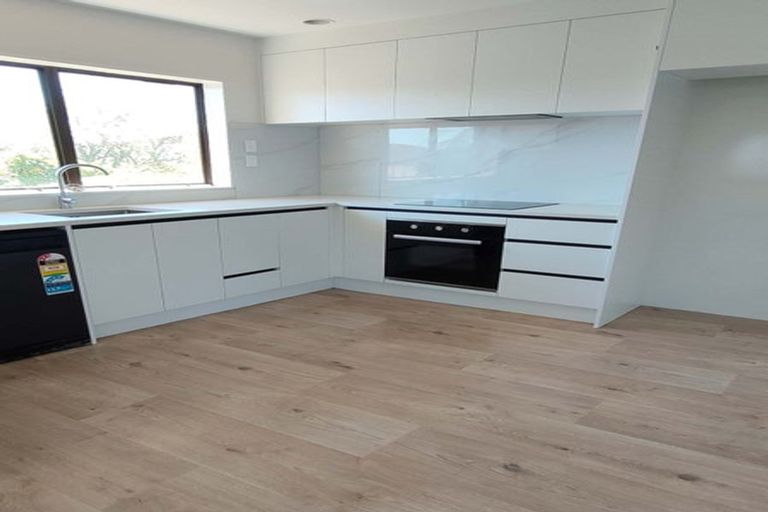 Photo of property in 10/114a Pakuranga Road, Pakuranga, Auckland, 2010