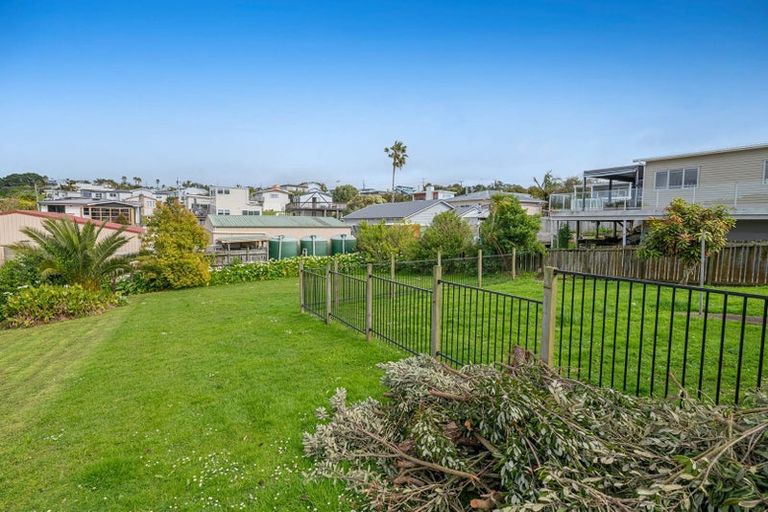 Photo of property in 11 Zita Avenue, Matakatia, Whangaparaoa, 0930