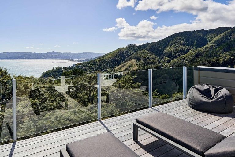 Photo of property in 18 Huia Road, Days Bay, Lower Hutt, 5013