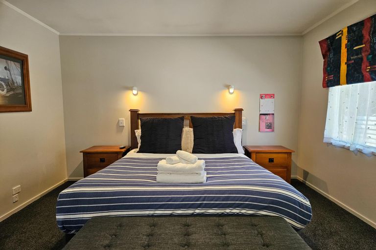 Photo of property in 1 Dwyer Place, Lake Tekapo, 7999