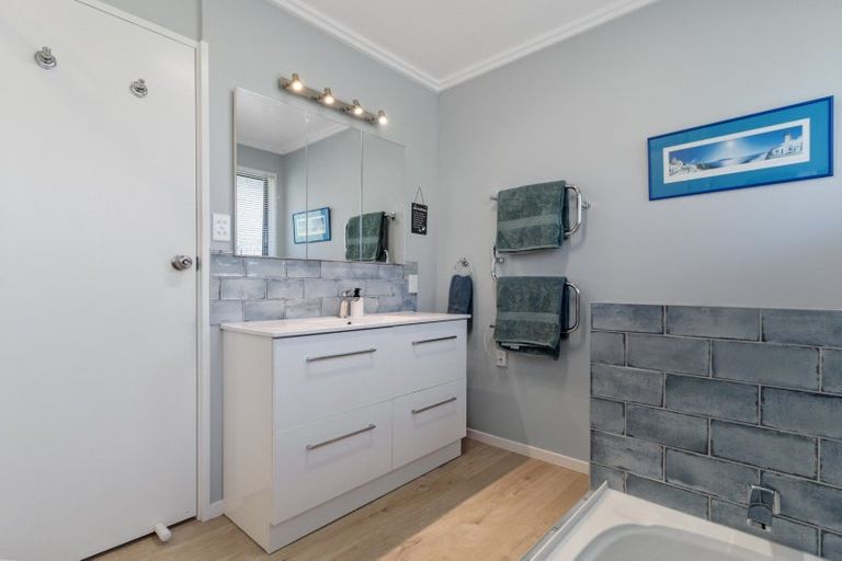 Photo of property in 9 Kaharoa Avenue, Omokoroa, 3114