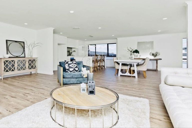 Photo of property in 15 Para Close, Fairview Heights, Auckland, 0632