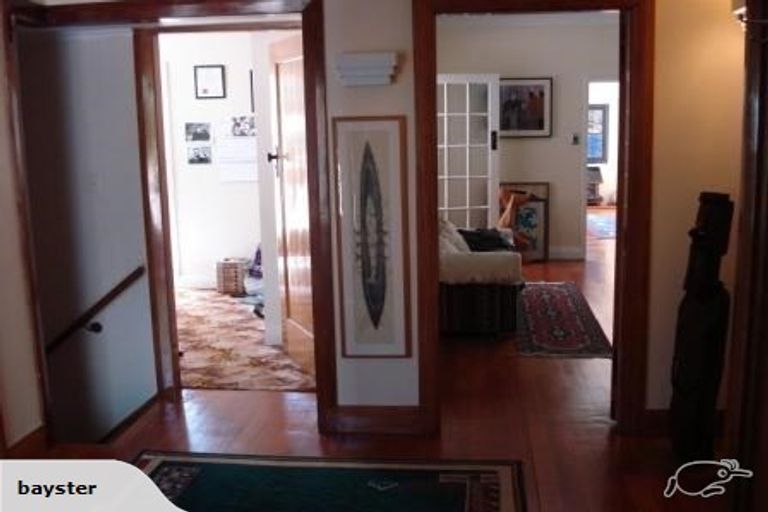 Photo of property in 28 Melbourne Road, Island Bay, Wellington, 6023