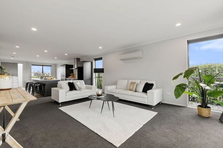 Photo of property in 32 George West Square West, Wigram, Christchurch, 8025