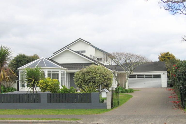 Photo of property in 11 Waitui Grove, Mount Maunganui, 3116