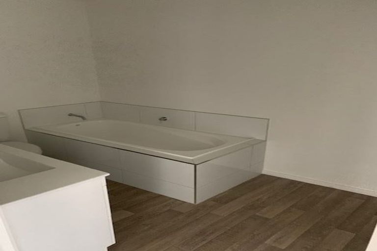 Photo of property in 37e Tawhiri Road, One Tree Hill, Auckland, 1061