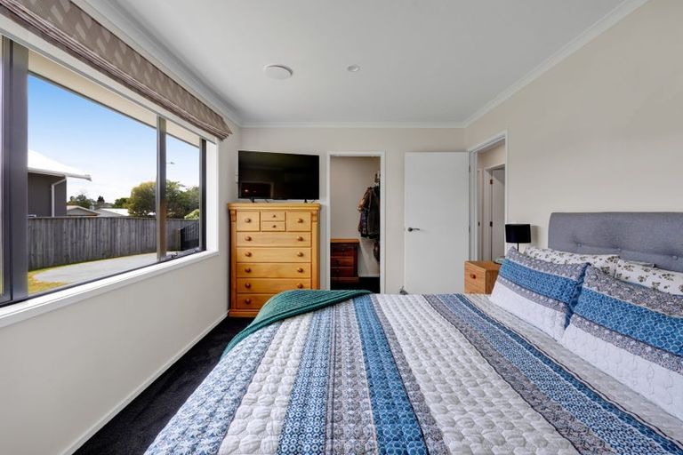 Photo of property in 13 Karaka Street, Merrilands, New Plymouth, 4312