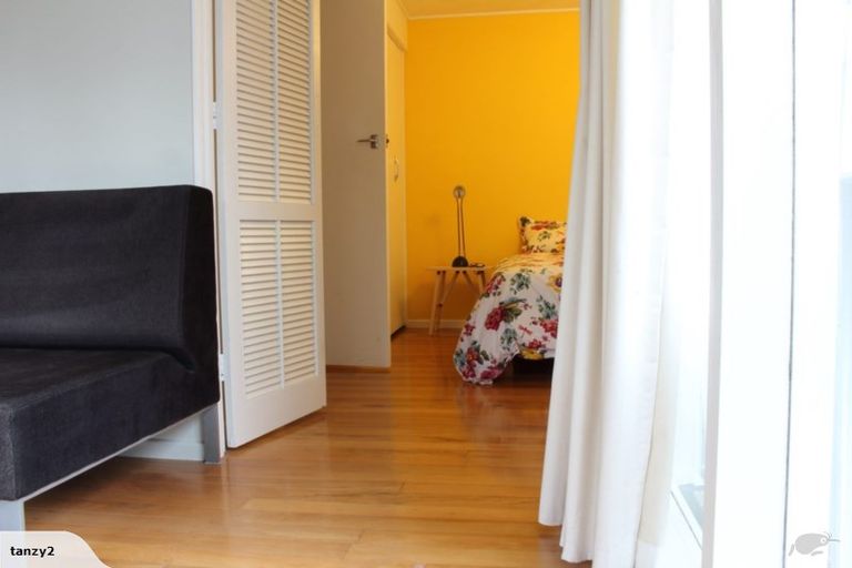 Photo of property in 2/24 Brook Street, Milford, Auckland, 0620