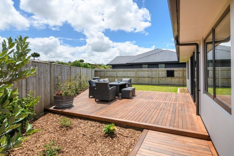 Photo of property in 51 Freedom Drive, Kelvin Grove, Palmerston North, 4414