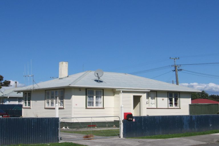 Photo of property in 2 Huntly Street, Foxton, 4814