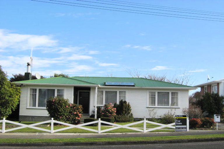 Photo of property in 36 Highbury Drive, Levin, 5510