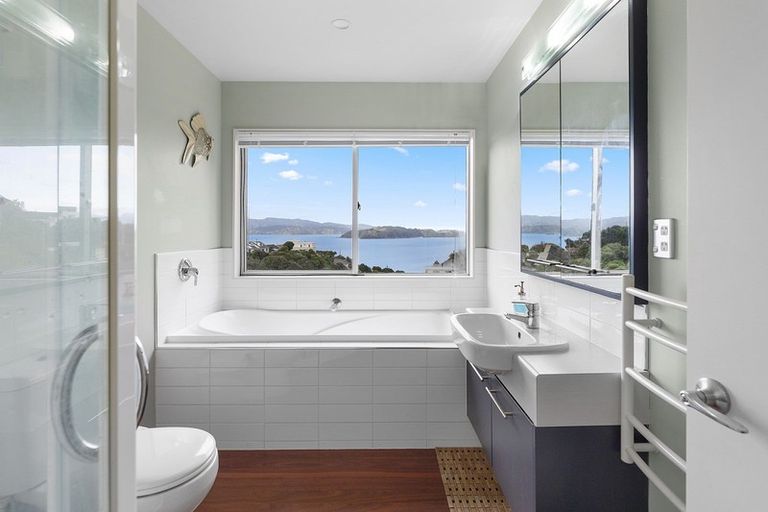 Photo of property in 1 Lohia Street, Khandallah, Wellington, 6035