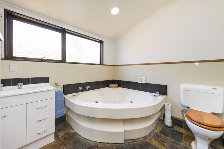 Photo of property in 79 Waterloo Crescent, Hokowhitu, Palmerston North, 4410